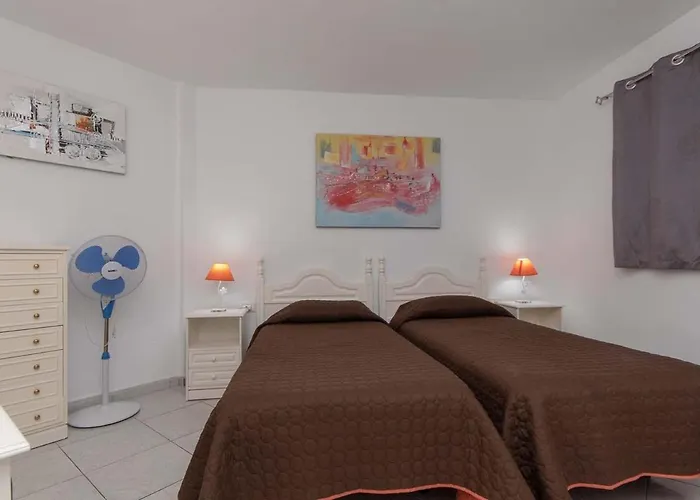 San Marino 1 * Los Cristianos (Tenerife)